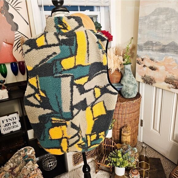 Stussy Colorblock sherpa Jacquard Design sleeveless Vest. - Picture 15 of 15